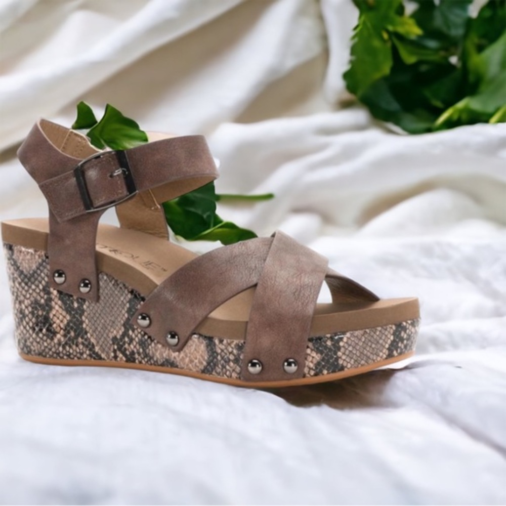 Corky’s Flax Wedges Snakeskin Print